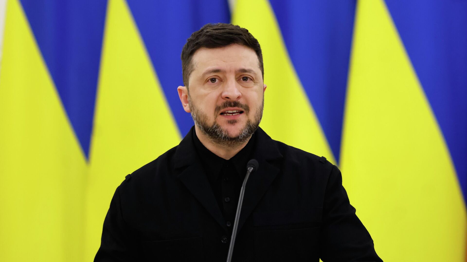 Zelenski: Bu il cəbhə xəttindəki mövqeyimiz uzun müddətdir olduğundan daha güclüdür - Təzadlar - Təzadlar xəbəri üçün şəkil