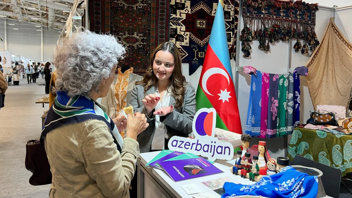 Azərbaycanlı sənətkarlar İstanbul sərgisində iştirak edirlər - Təzadlar - Təzadlar xəbəri üçün şəkil